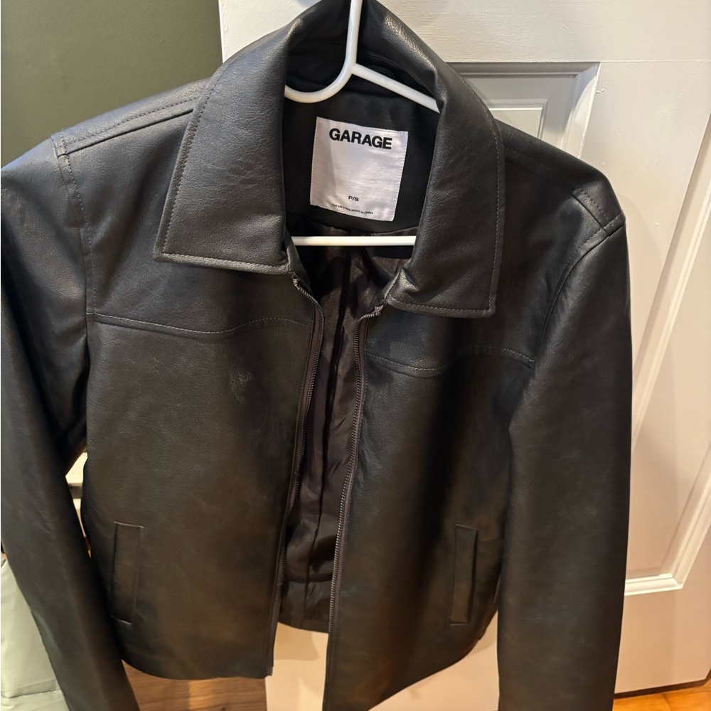 Leather jacket - Picture 2 of 2